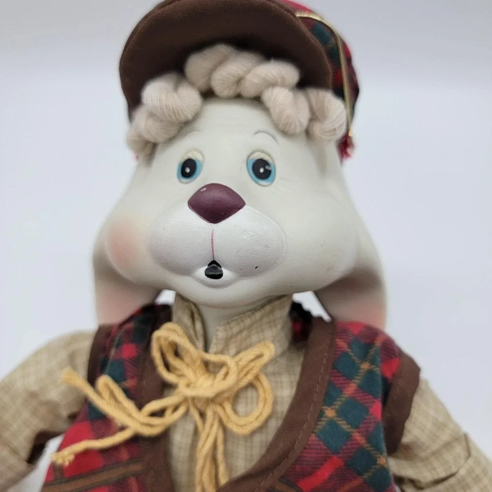 House of Lloyd Christmas Around the World Hip & Hop Grandpa Lloyd Bunny Set Of 3